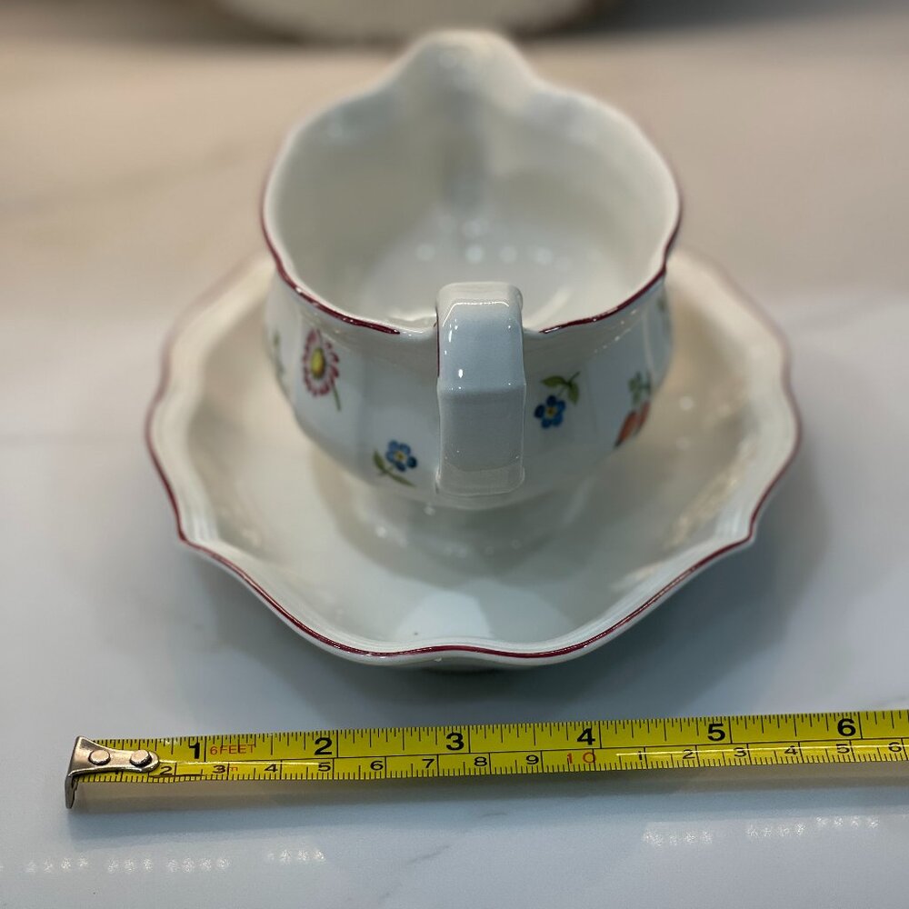 Villeroy & Boch Petite Fleur Gravy Boat - Picture 10 of 10